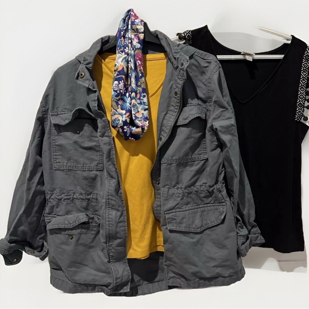Casual Womn’s Outfit Lot Size Medium